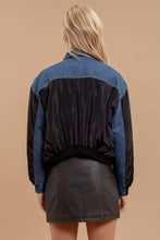 Load image into Gallery viewer, CONTRAST DROP SHOULDER DENIM JACKET
