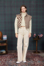 Load image into Gallery viewer, CHECKERED CROPPED PUFFER VEST
