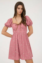 Load image into Gallery viewer, FLORAL SWEETHEART FRONT TIE MINI DRESS
