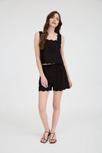 Load image into Gallery viewer, SQUARE SCALLOP TRIM SLEEVELESS WOVEN TOP
