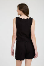 Load image into Gallery viewer, SQUARE SCALLOP TRIM SLEEVELESS WOVEN TOP
