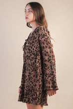 Load image into Gallery viewer, Leopard Printed Pleated Mini Dress
