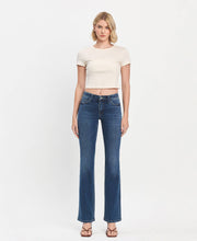 Load image into Gallery viewer, MID RISE RELAXED BOOTCUT JEANS T6136
