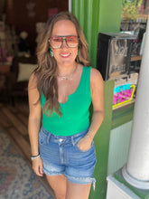 Load image into Gallery viewer, Mid rise frayed denim shorts
