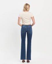 Load image into Gallery viewer, MID RISE RELAXED BOOTCUT JEANS T6136
