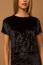 Load image into Gallery viewer, SHORT SLEEVE CREW NECK VELVET TOP
