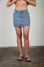 Load image into Gallery viewer, WESTERN STITCH DETAIL DENIM MINI SKIRT
