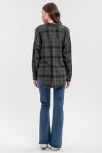 Load image into Gallery viewer, COLLARED BUTTON DOWN LONG SLEEVE PLAID SHIRT
