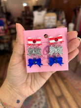 Load image into Gallery viewer, 4th of July bow earrings
