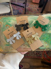 Load image into Gallery viewer, Glitter acrylic bow earrings
