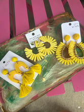 Load image into Gallery viewer, Yellow earrings (2 photos)
