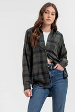 Load image into Gallery viewer, COLLARED BUTTON DOWN LONG SLEEVE PLAID SHIRT
