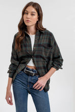 Load image into Gallery viewer, COLLARED BUTTON DOWN LONG SLEEVE PLAID SHIRT
