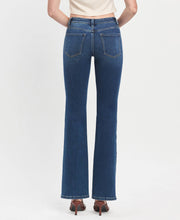 Load image into Gallery viewer, MID RISE RELAXED BOOTCUT JEANS T6136
