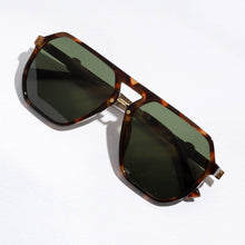 Load image into Gallery viewer, Geometric Shape Thin Frame Designed Sunglasses
