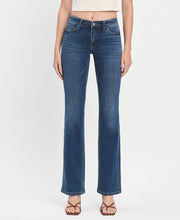 Load image into Gallery viewer, MID RISE RELAXED BOOTCUT JEANS T6136
