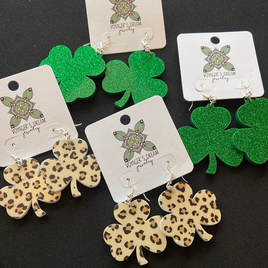 Acrylic clovers