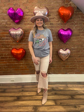 Load image into Gallery viewer, Howdy valentine tee
